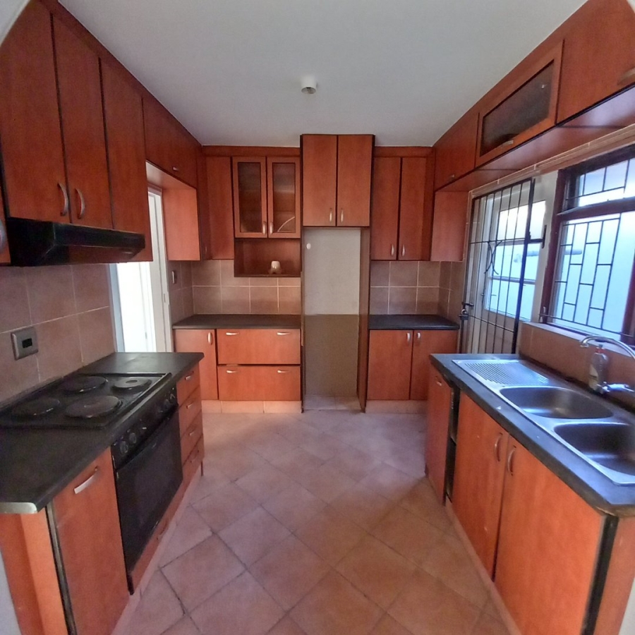 To Let 3 Bedroom Property for Rent in Elsies River Western Cape